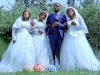 L’homme épouse les sœurs triplettes le même jour après qu’elles lui aient demandé de les épouser toutes